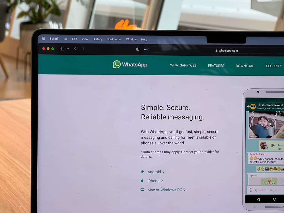 Integrasi WhatsApp: Bagaimana AI Bisa Membuat Follow-Up dan CRM Anda Jalan Sendiri
